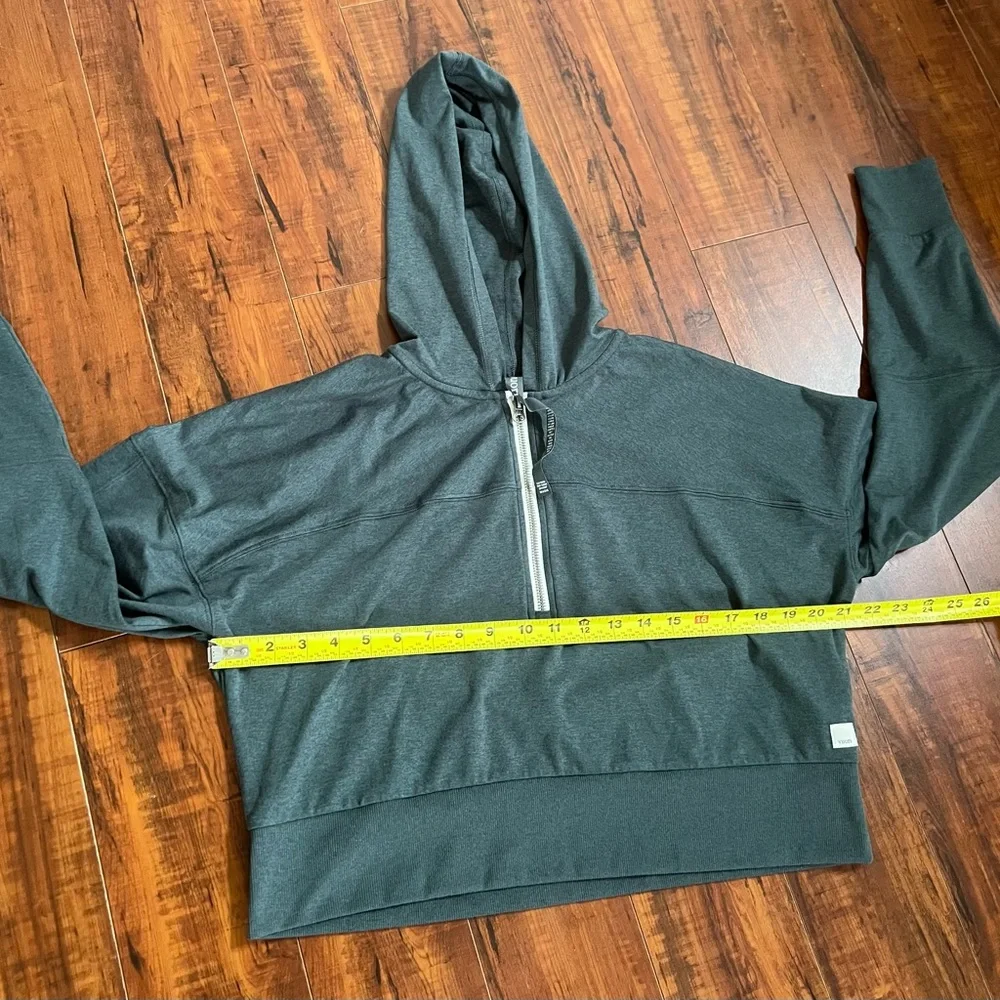 Vuori Halo Half Zip Cropped Hoodie - Picture 8 of 11